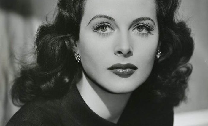 How to Get That Vintage Hollywood Glow