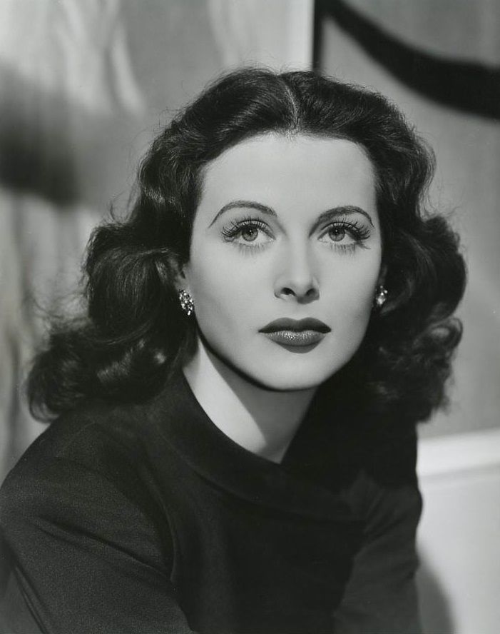 How to Get That Vintage Hollywood Glow
