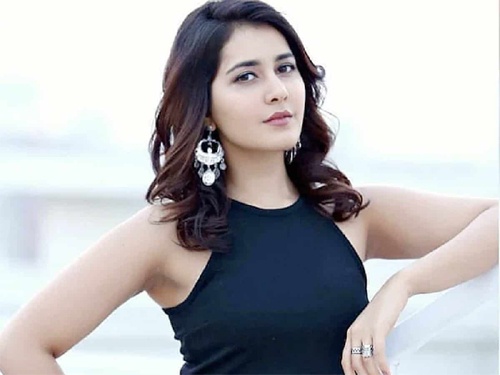 10 Most Beautiful Raashi Khanna Pictures